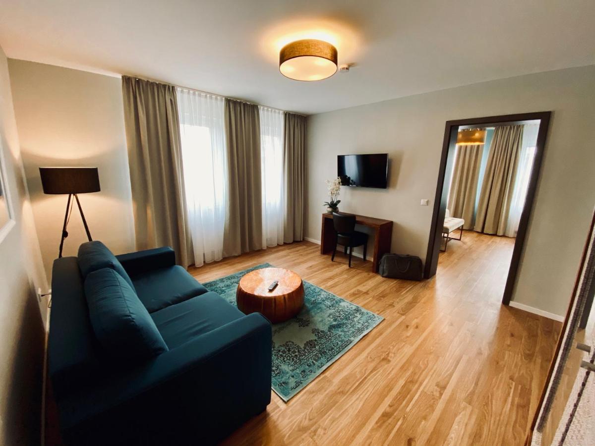 Tortuga Hotel & Tex-Mex Restaurant กราเฟินเวอร์ ภายนอก รูปภาพ
